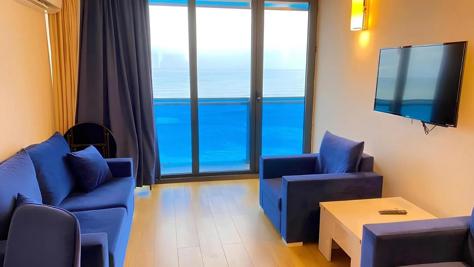 Batumi Orbi City Aparthotel Hostal